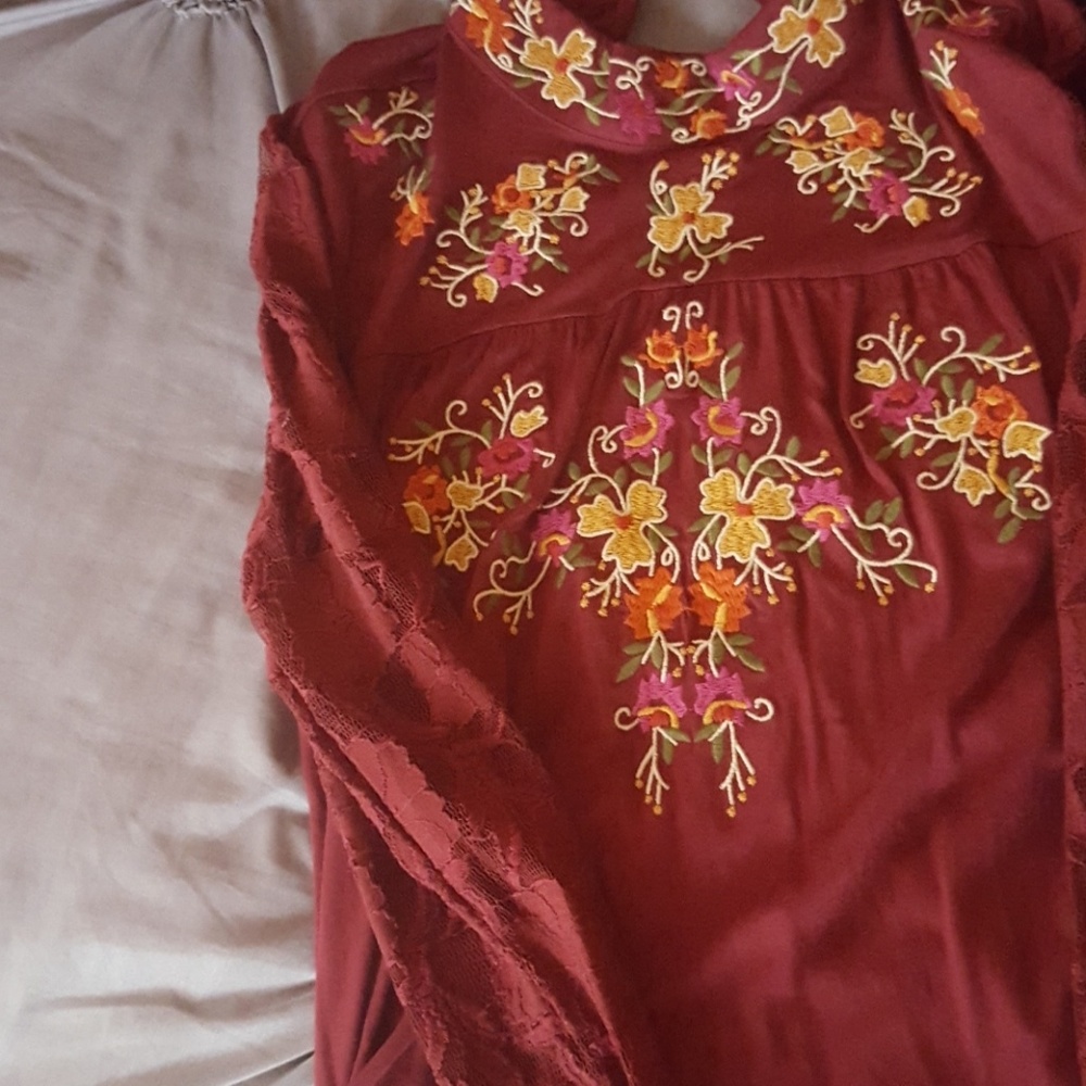 PRICE DROP!!!Retro Embroidered Shirt